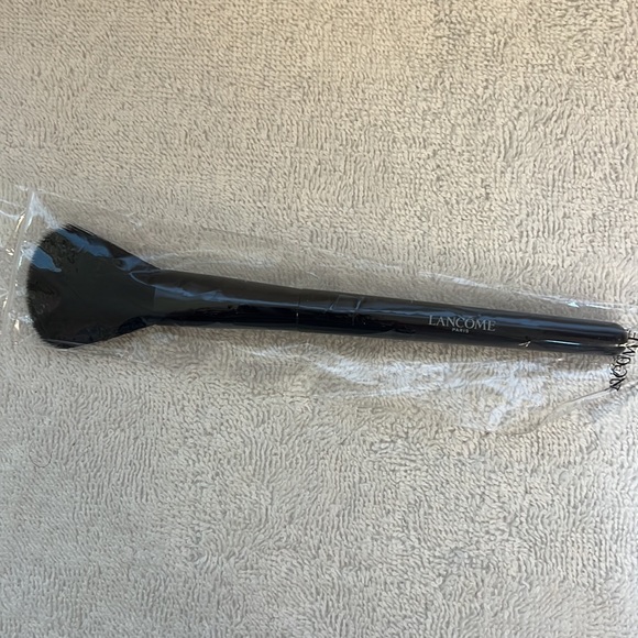 NIB Lancôme skincare bundle plus Lancôme brush - Picture 15 of 16